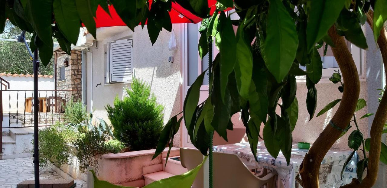 Jelaska Apartment Marina Bagian luar foto