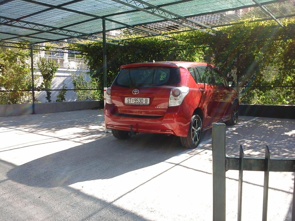 Jelaska Apartment Marina Bagian luar foto