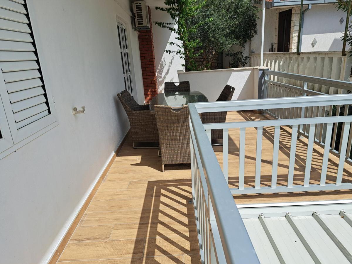 Jelaska Apartment Marina Bagian luar foto