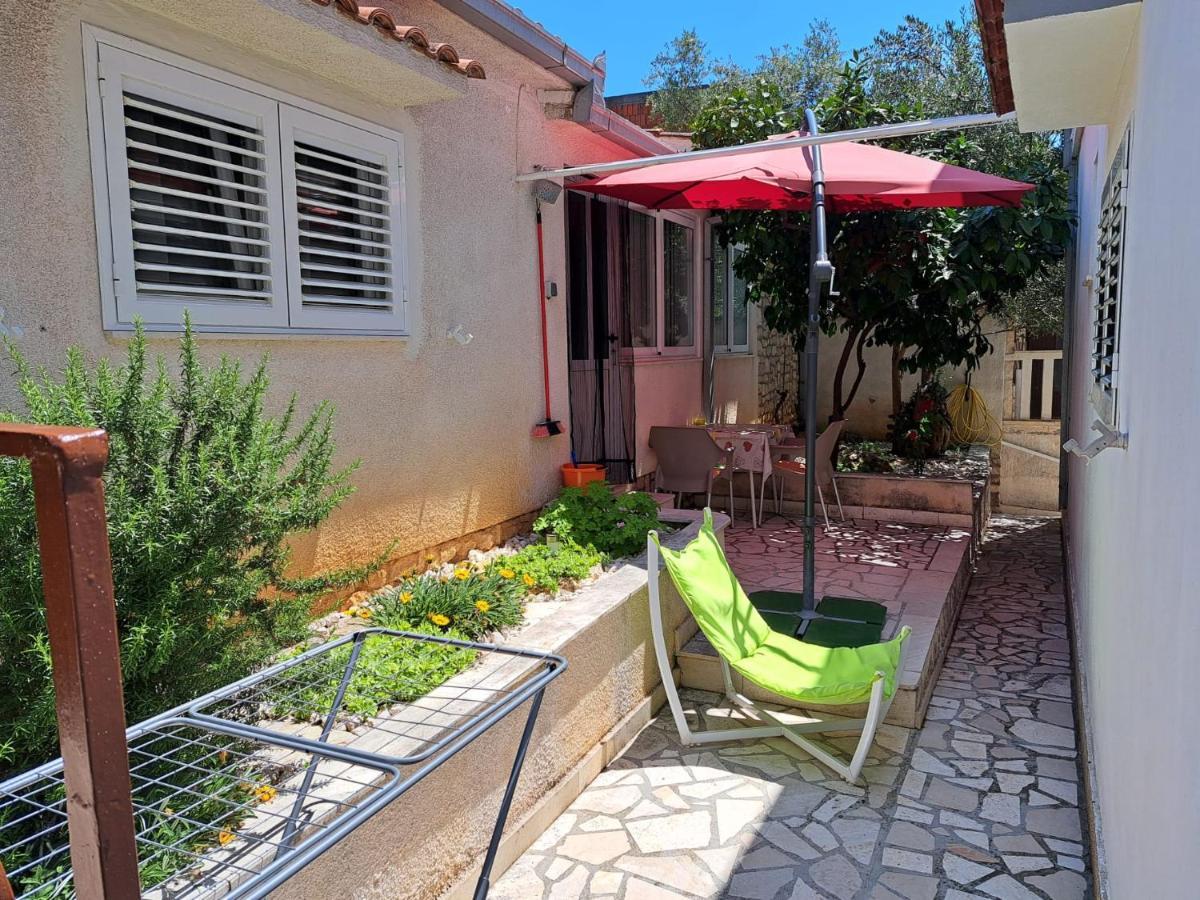 Jelaska Apartment Marina Bagian luar foto