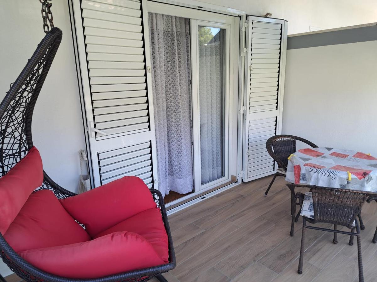 Jelaska Apartment Marina Bagian luar foto