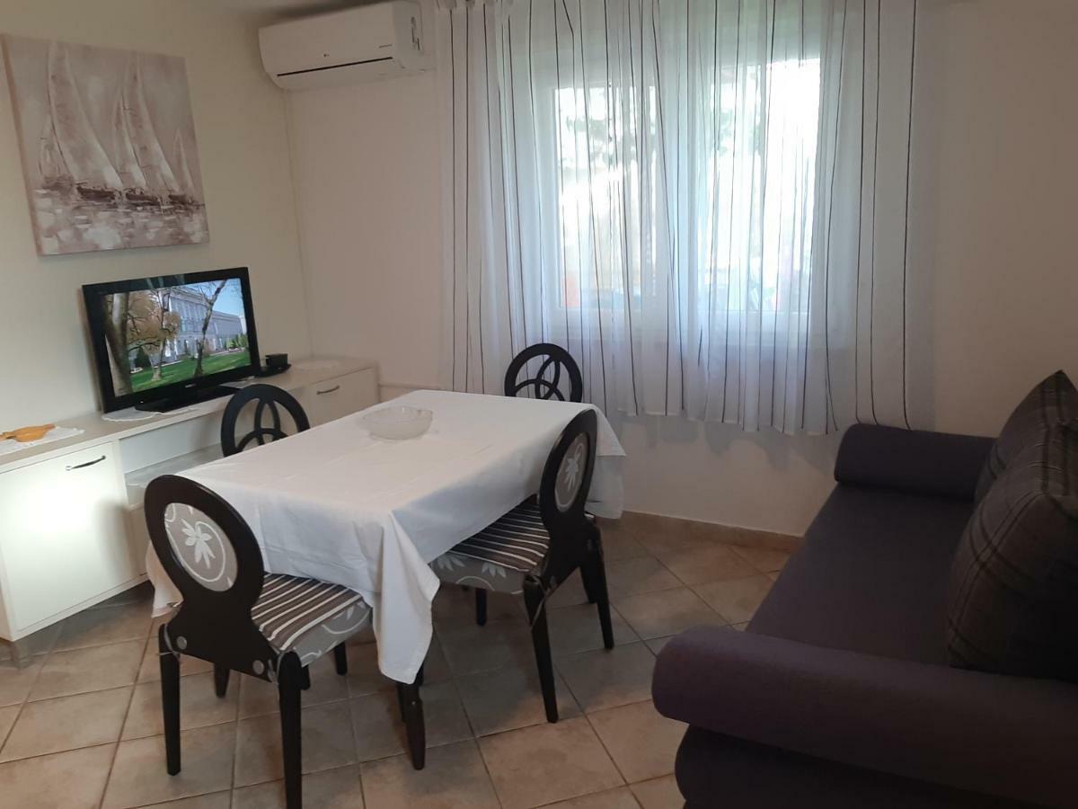 Jelaska Apartment Marina Bagian luar foto