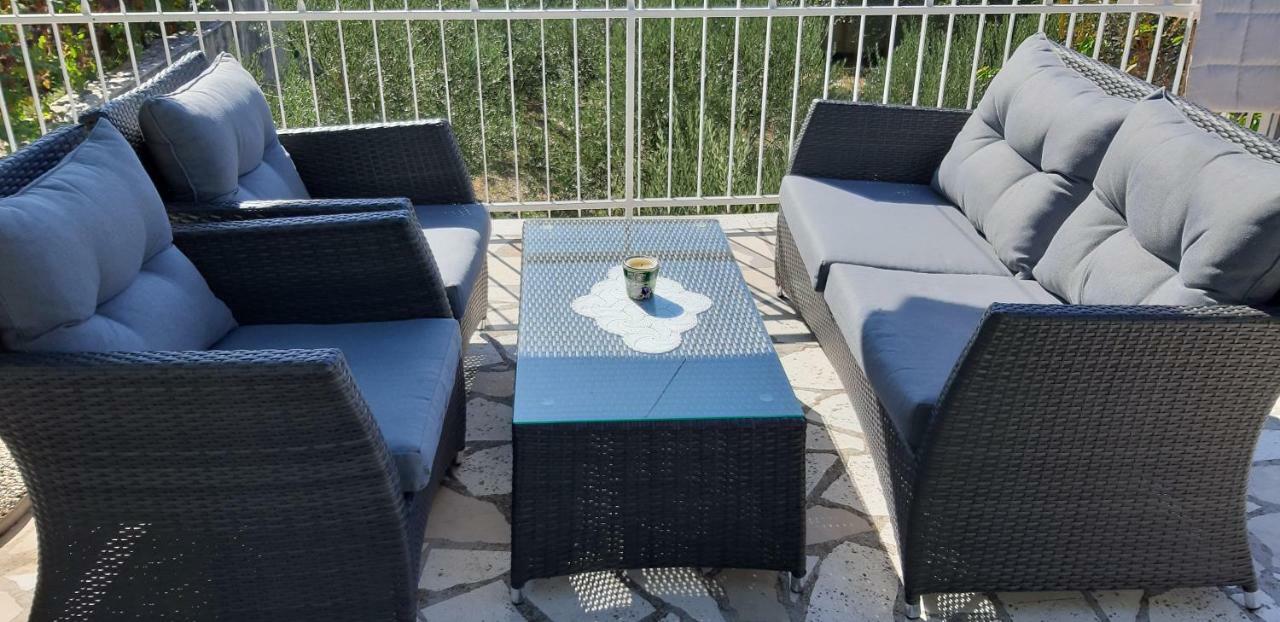 Jelaska Apartment Marina Bagian luar foto